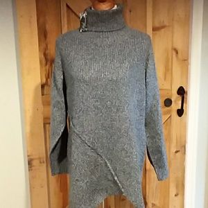 Blue sweater with white heathering tunic